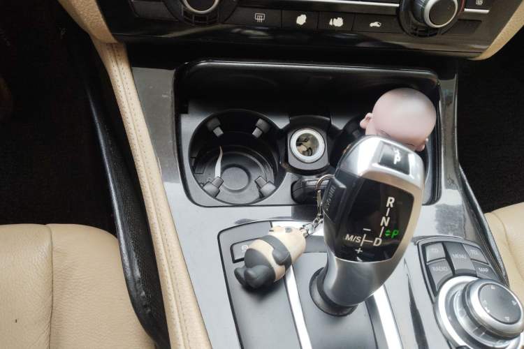 Used BMW 5 Series 2012 523Li Leading Model Gear Lever