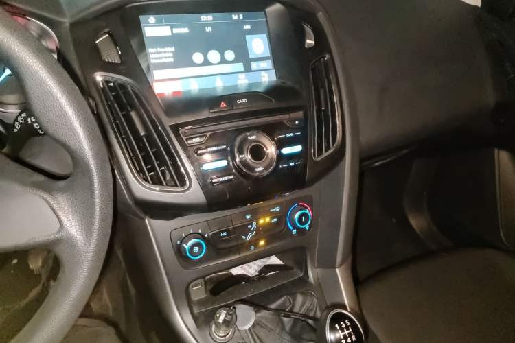 Used Ford Focus 2017 Hatchback 1.6L Manual Comfort Plus SmartDrive Edition
