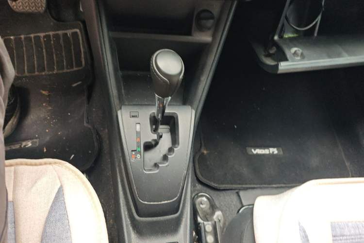 Used Toyota Vios FS 2017 1.5L CVT Trendy Edition Gear Lever