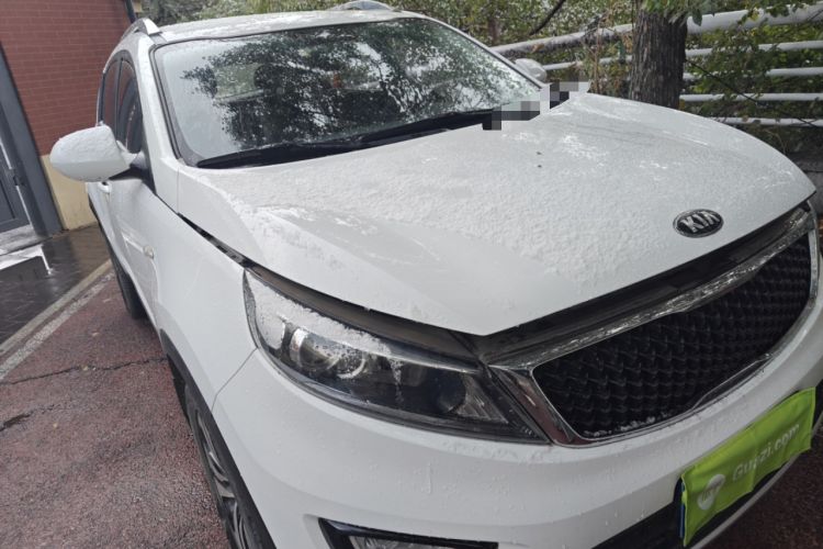 Used Kia Sportage R 2016 2.0L Manual Two-Wheel Drive GL Trim Front Right 45 Deg