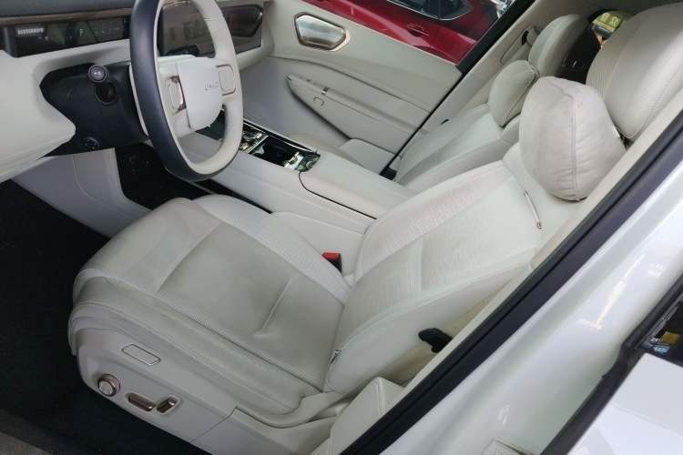 Used Lynk & Co 900 2025 2.0T Ultra