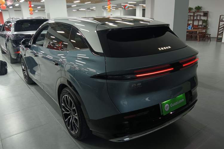 Used Zeekr 7X 2025 100 kWh Long-Range Rear-Wheel Drive with Intelligent Driving Features Exterior 2