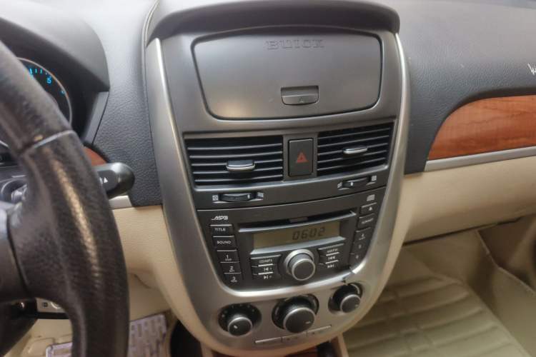 Used Buick Excelle 2011 1.6 LE-MT
