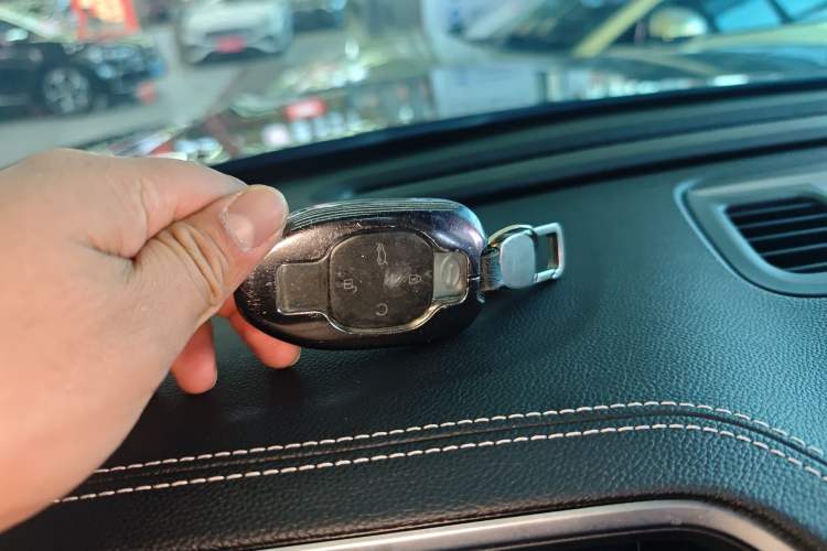 Used GAC Trumpchi GS8 2024 Linghang Series 2.0 TGDI Two-Wheel Drive Luxury Smart Connectivity Version Interior 1