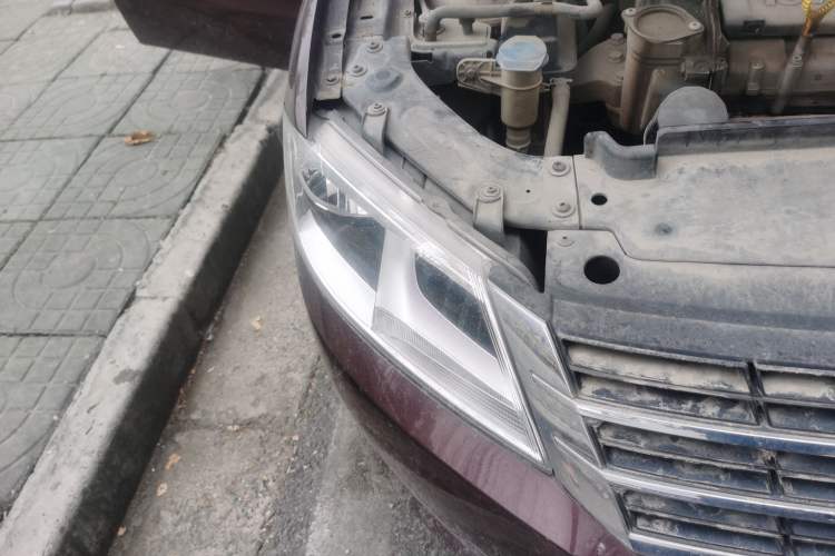 Used Volkswagen Lavida 2013 1.6L Manual Fashion Edition Right Front Headlight