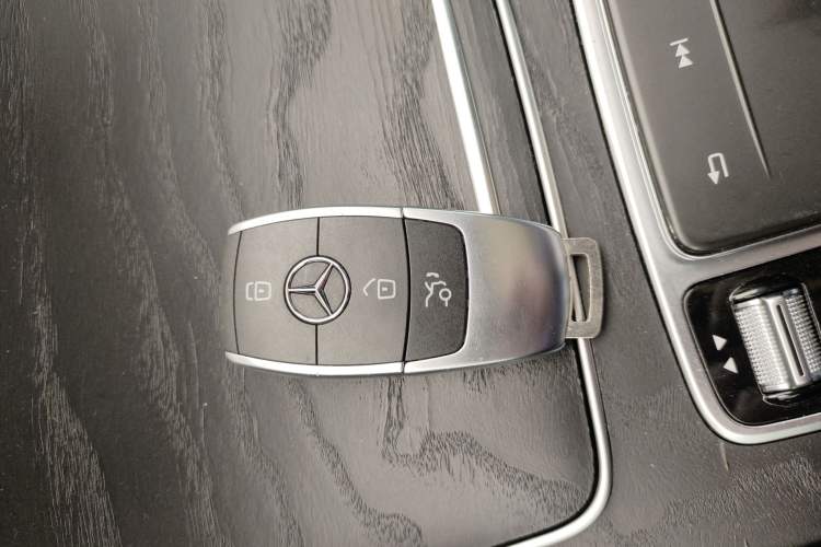 Used Mercedes-Benz C-Class 2019 Restyled C 260 L Sport Edition Vehicle Key