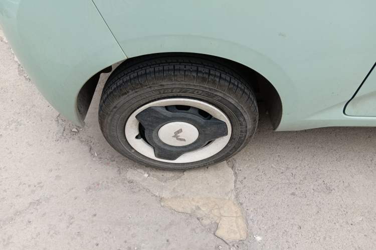 Used Wuling Hongguang MINIEV 2024 3rd Generation 215km Youth Edition Right Rear Wheel Hub