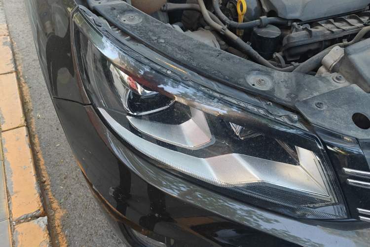 Used Volkswagen Tiguan 2015 1.8TSI Automatic All-Wheel-Drive Luxury Model
