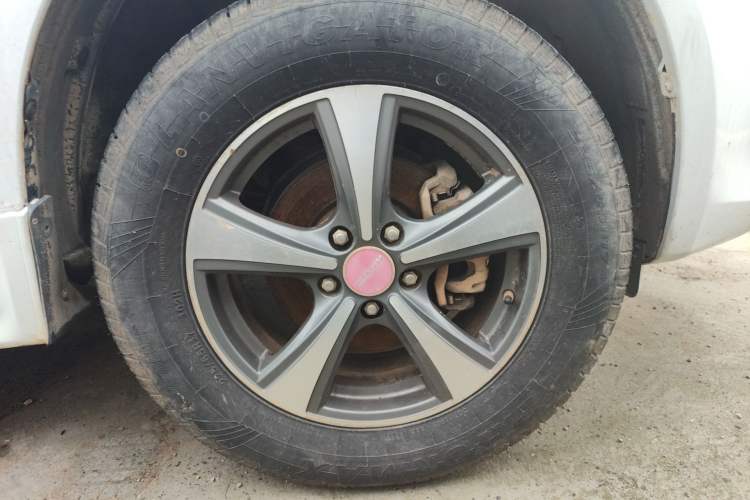 Used Haval H6 2013 Sports Edition 1.5T Manual Two-Wheel Drive Elite Model Right Front Wheel Hub