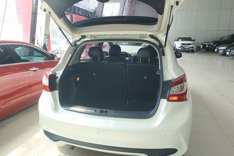 Used Nissan Tiida 2019 1.6L CVT Cool Edition China VI Standard