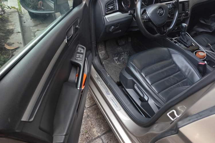 Used Volkswagen Lamando 2015 280TSI DSG Comfort Edition
