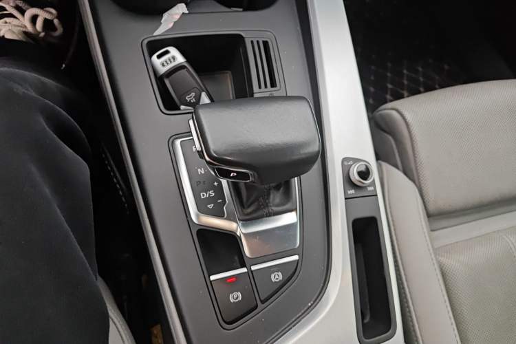 Used Audi A4L 2020 40 TFSI Fashion Dynamic Model
