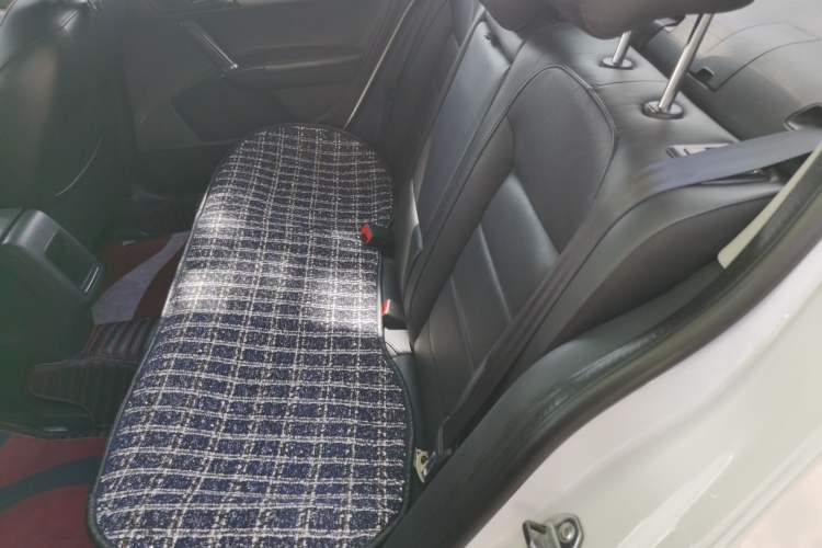 Used Volkswagen Lavida 2013 Revised Version 1.4 TSI DSG Comfort Edition Left Rear Seat