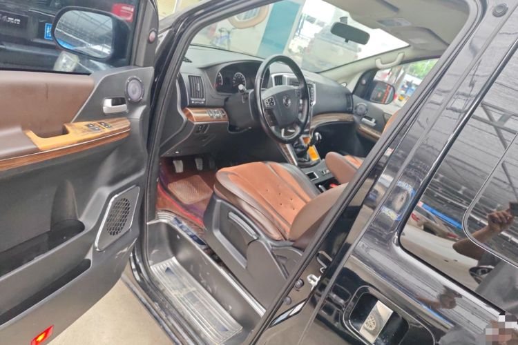 Used FORTHING Lingzhi PLUS 2021 2.0L Manual Luxury 7-Seater Driver Seat