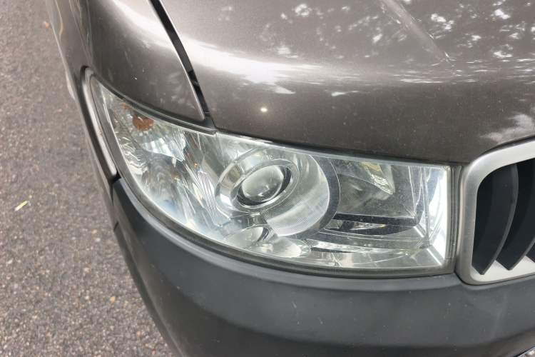 Used Jinbei Hiace X30 2020 1.5L Super-Comfortable Version China VI Standard SWC15M Right Front Headlight