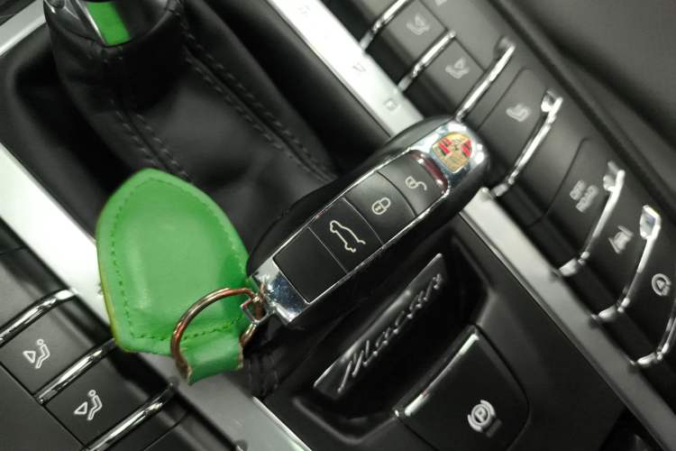 Used Porsche Macan 2017 Macan 2.0T Vehicle Key