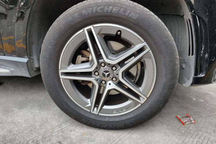 Used Mercedes-Benz GLE 2020 Facelifted GLE 350 4MATIC Luxury Edition Right Front Wheel Hub