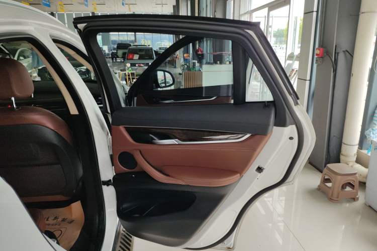 Used BMW X6 2017 xDrive28i
