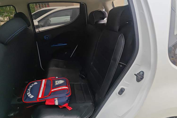 Used JMEV E200L 2018 E200L Standard Model (250 km) Left Rear Seat