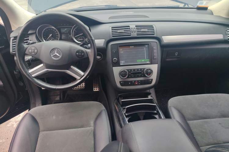 Used Mercedes-Benz R-Class 2014 R 320 4MATIC Business Model