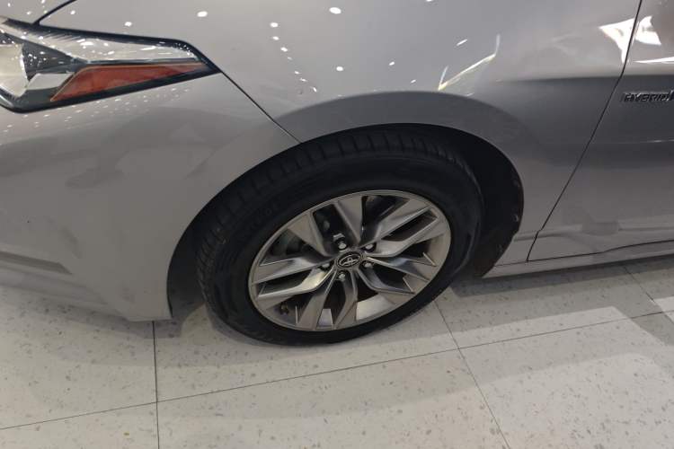 Used Toyota Avalon 2022 Dual-Engine 2.5L XLE Premium Edition Exterior 7