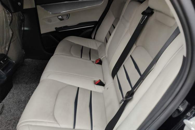 Used BYD e9 2021 Business Edition
