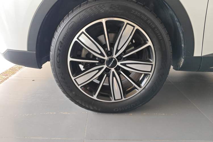 Used Haval H6 2023 National Trend Edition 1.5T Automatic Champion Version Left Front Wheel Hub