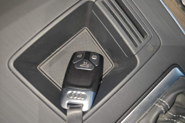 Used Audi Q5L 2022 40T Luxury Elegant Model
