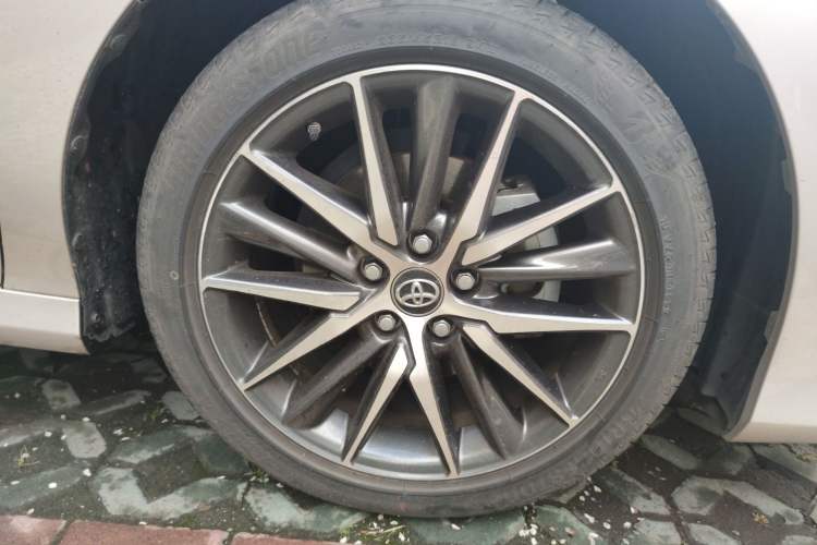 Used Toyota Camry 2021 2.5G Luxury Edition Right Front Wheel Hub