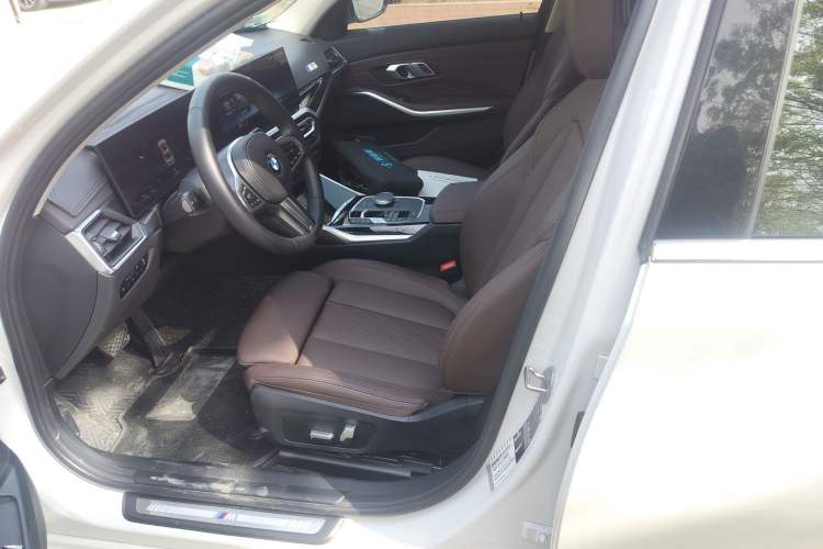 Used BMW 3 Series 2023 320Li M Sport Package Left Front Seat