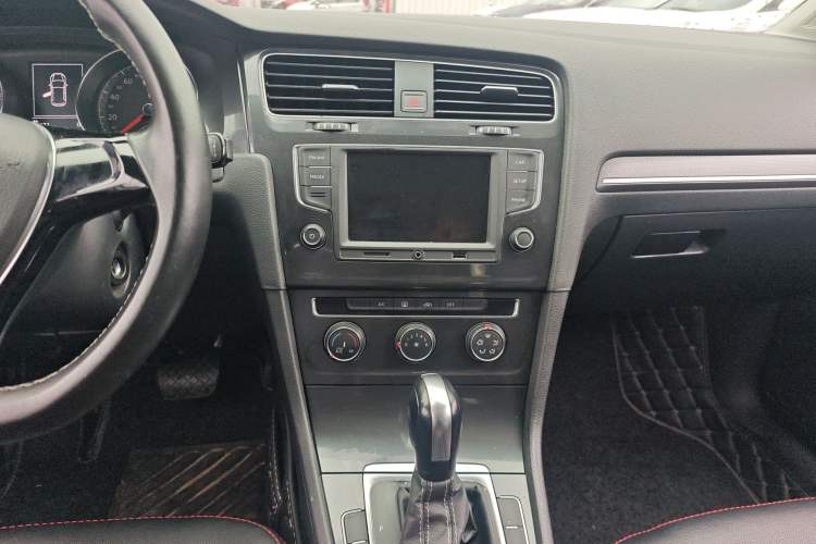 Used Volkswagen Golf 2016 1.6L Automatic Comfort Model
