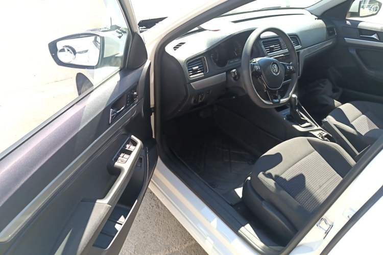 Used Volkswagen Lavida 2017 1.6L Automatic Fashion Edition
