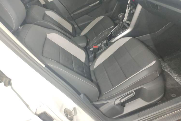 Used Volkswagen T-ROC 2020 280TSI DSG Two-Wheel-Drive Elite Version Right Front Seat