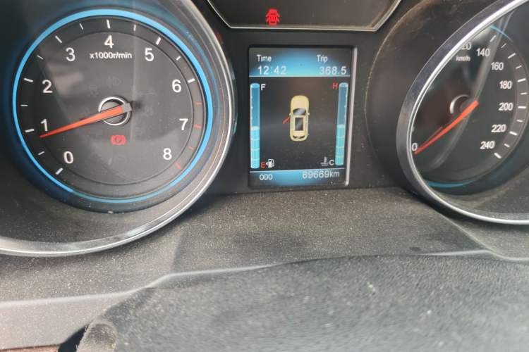 Used Zotye T600 2016 Sport Edition 1.5T Manual Luxury Model Odometer Close Up