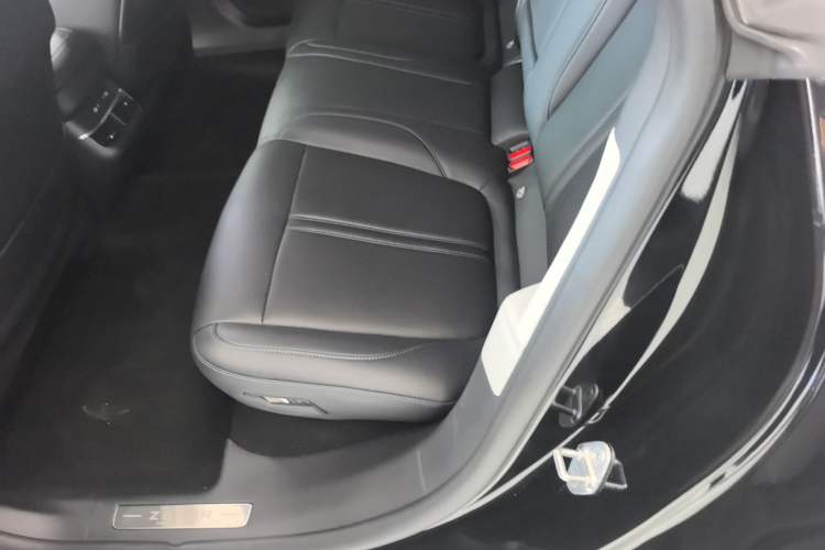 Used Zeekr 007 2024 Rear-Drive Intelligent Driving Version 75 kWh Left Rear Seat