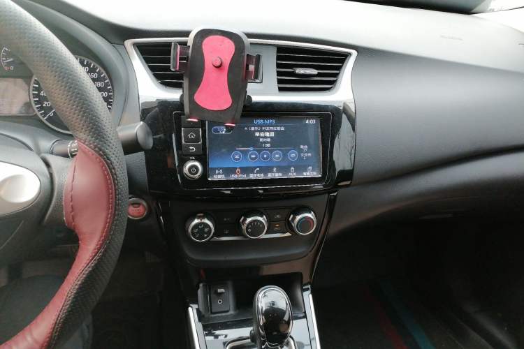 Used Nissan Sylphy 2018 1.6XV CVT Deluxe Edition Audio And AC Panel