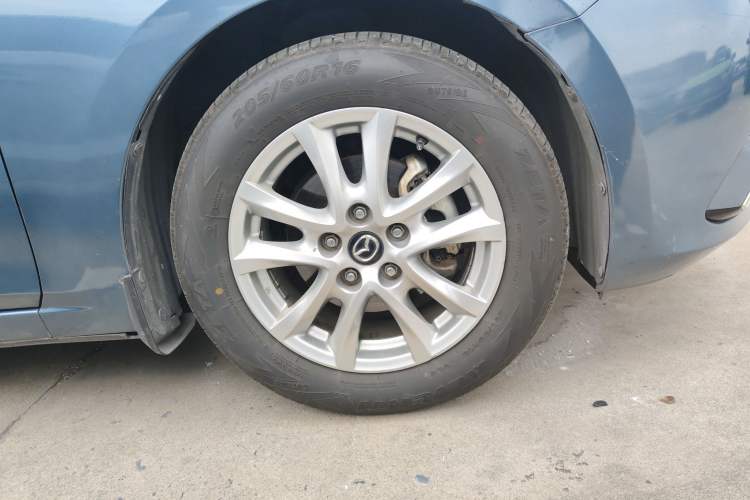 Used Mazda Mazda 3 Axela 2014 Sedan 1.5L Automatic Luxury Model