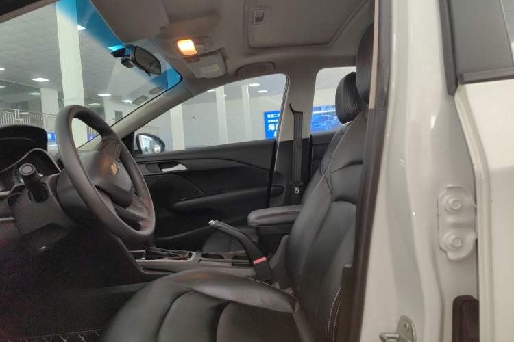 Used Chevrolet Cavalier 2019 320 Automatic Enjoyment with Sunroof Left Front Seat