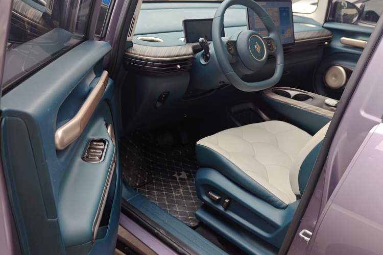 Used Baojun Cloud 2023 460 Max Lingxi Version
