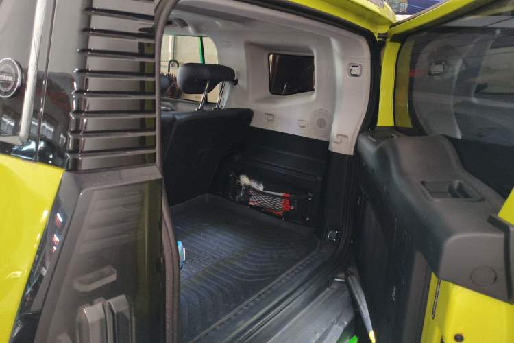 Used JETOUR Traveler 2023 2.0T All-Wheel-Drive CrossPRO Trunk