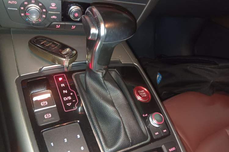 Used Audi A7 2013 35 FSI quattro Ambition Edition Gear Lever
