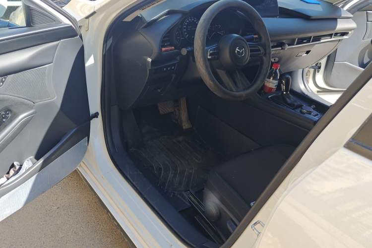 Used Mazda 3 Axela 2022 2.0L Automatic Zhiqing Edition Driver Seat