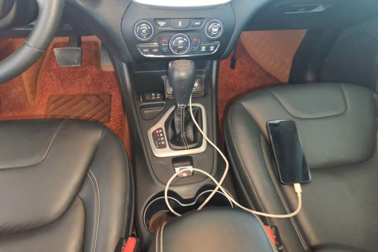 Used Jeep Cherokee 2016 2.0L Superior Edition