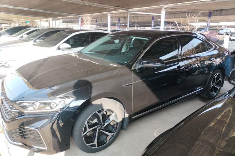 Used Volkswagen Passat 2023 330TSI Starry Luxury Edition