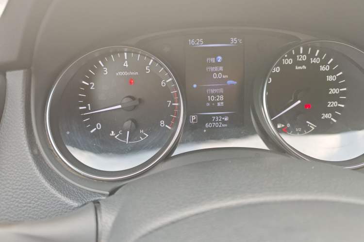 Used Nissan Qashqai 2019 2.0L CVT Smart Enjoyment Version Odometer Close Up