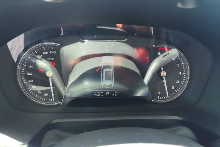 Used Roewe RX5 2017 20T Two-Wheel Drive Automatic Internet Elite Edition
