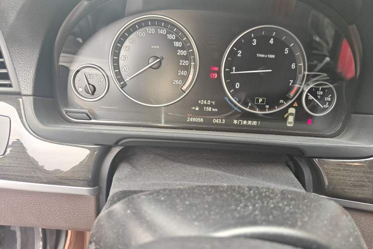 Used BMW 5 Series 2014 525Li Luxury Design Package
