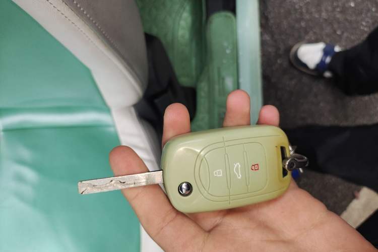 Used Wuling Hongguang MINIEV 2021 Macaron Premium Model – Lithium Iron Phosphate Vehicle Key
