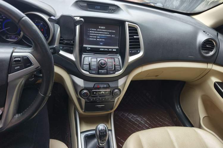 Used Changan Eado 2015 1.6L Manual Luxury Model China IV Standard