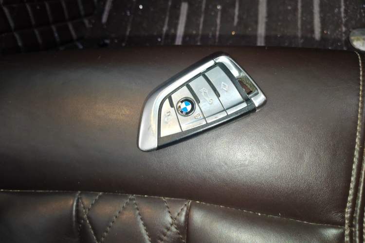 Used BMW 5 Series 2018 530Li Leading Edition Luxury Package Vehicle Key